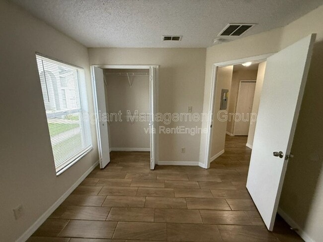 Building Photo - 2362 Harbor Town Dr