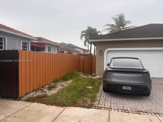 Building Photo - 3265 SW 153rd Pl