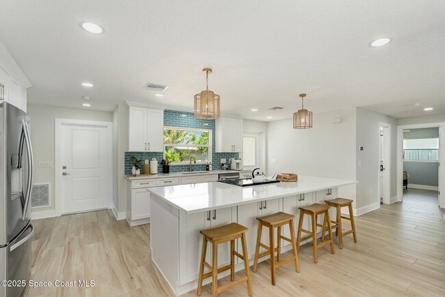 Building Photo - 100 Bel Aire Dr