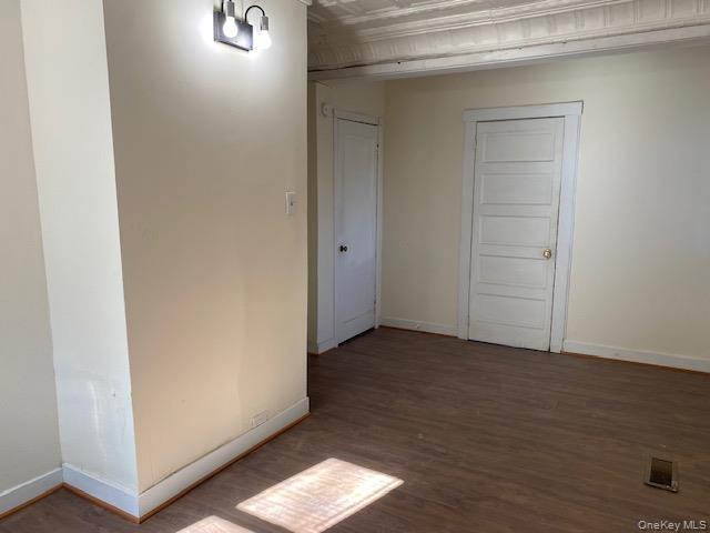 Building Photo - 103 Watkins Ave