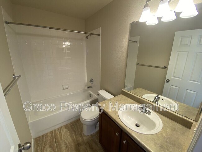 Building Photo - 10255 Ventura St