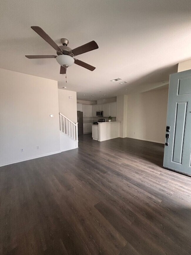 Building Photo - Welcome home to this beautiful Murrieta Town Home!