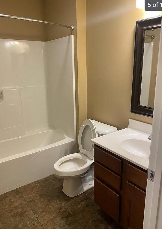 Building Photo - 2407 Putnam St