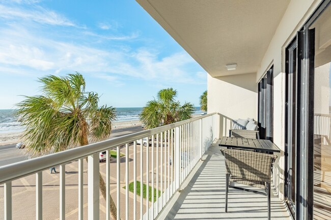 Building Photo - 7700 Seawall Blvd