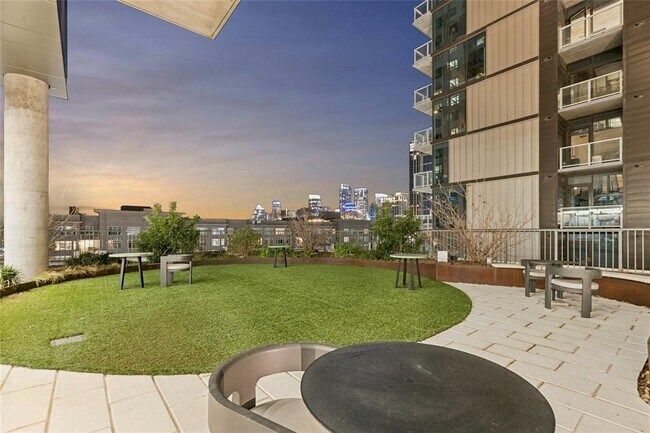 Building Photo - 44 East Ave