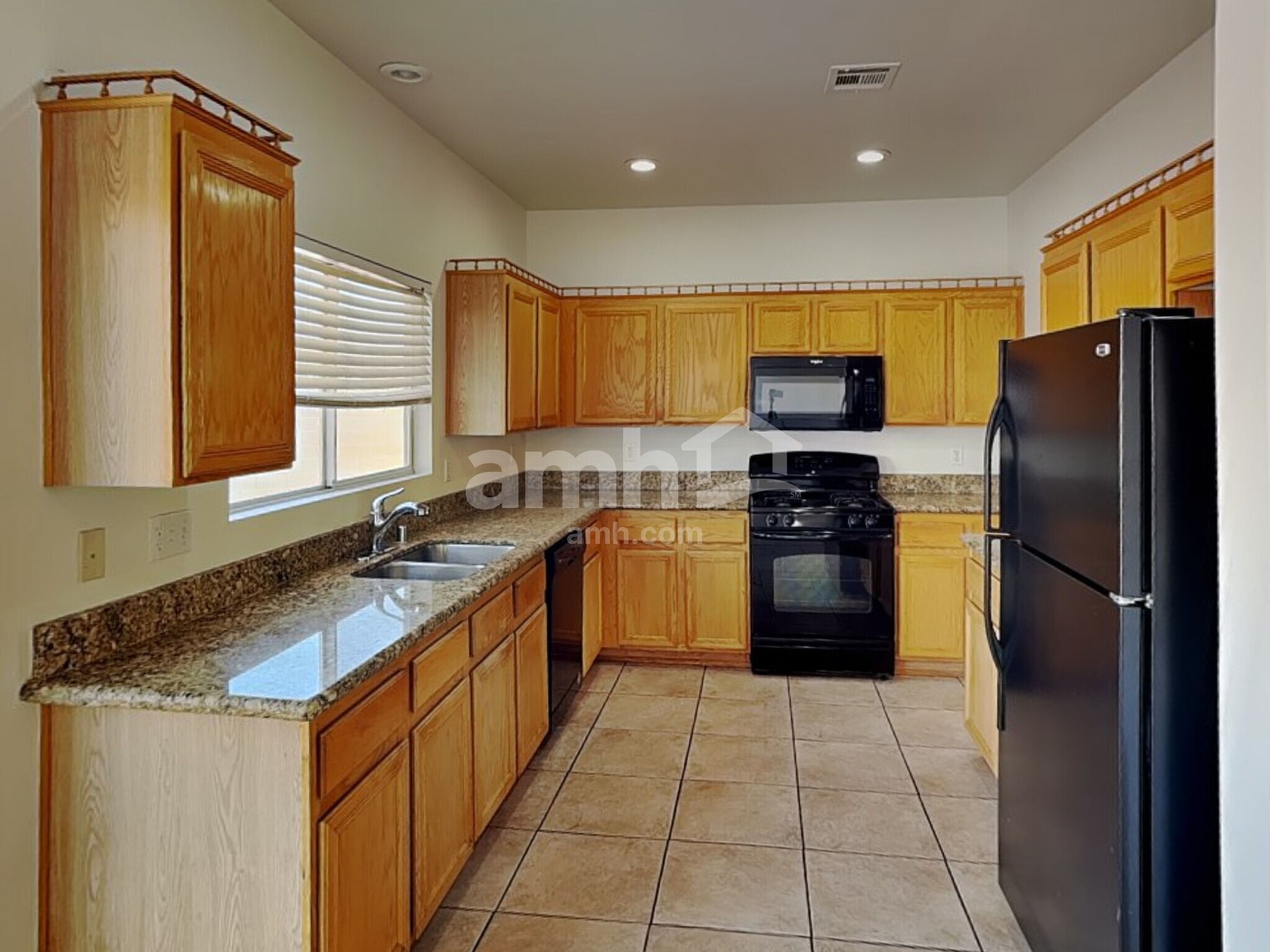 Building Photo - 9876 Vermillion Cliffs Ave