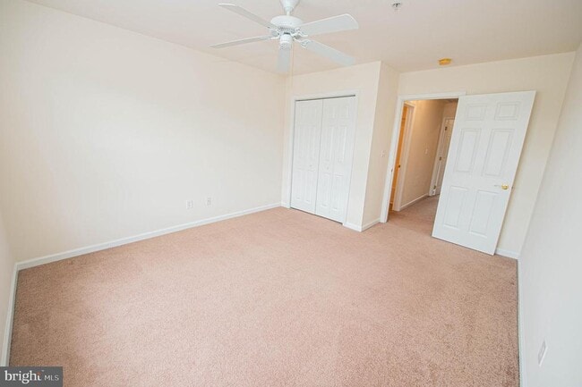 Building Photo - 438 Parkview Ct
