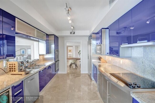 Building Photo - 715 Bayshore Dr