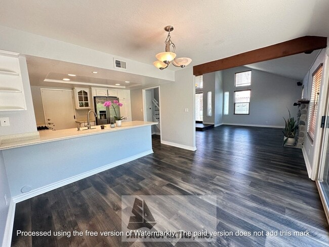 Building Photo - Modern La Cuesta Corner Townhome Near Down...