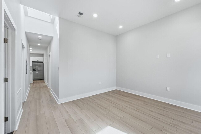 Building Photo - 1205 Hillside Pl