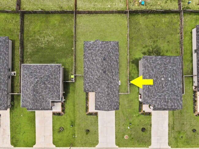 Building Photo - 40839 Hawthorne Glades St