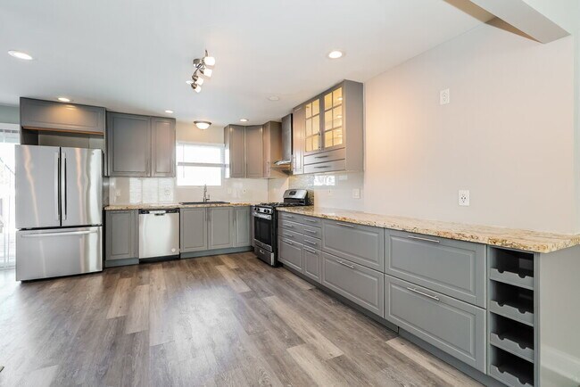 Building Photo - 100 Dakota Ct