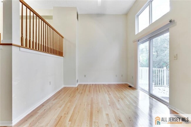 Building Photo - 140 S Barrow Pl