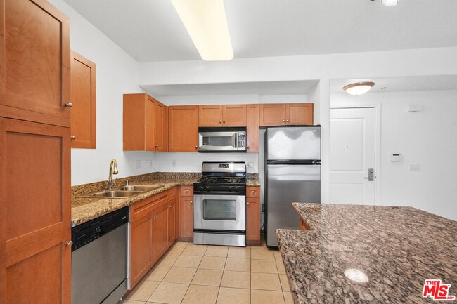 Building Photo - 100 S Alameda St