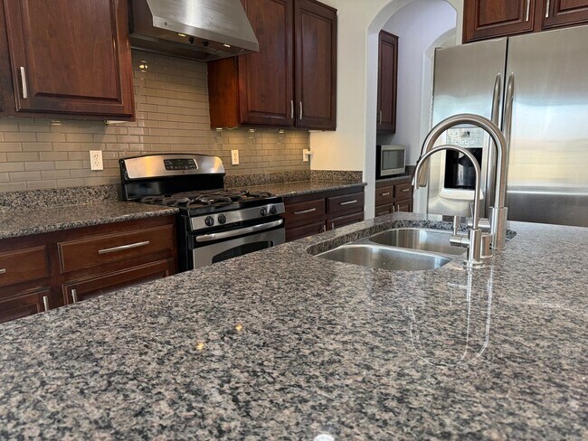 Building Photo - 3bd/bath Single Family Home!