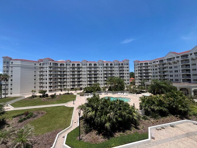 Building Photo - Beautiful Condo with Amazing Views
