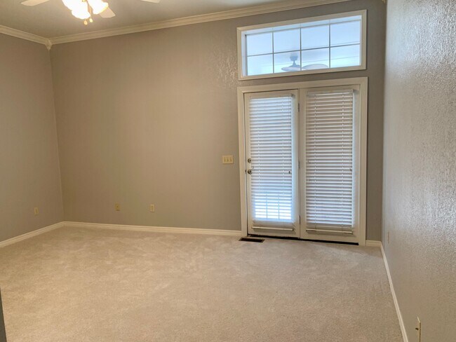 Building Photo - 3801 Tudor Cir