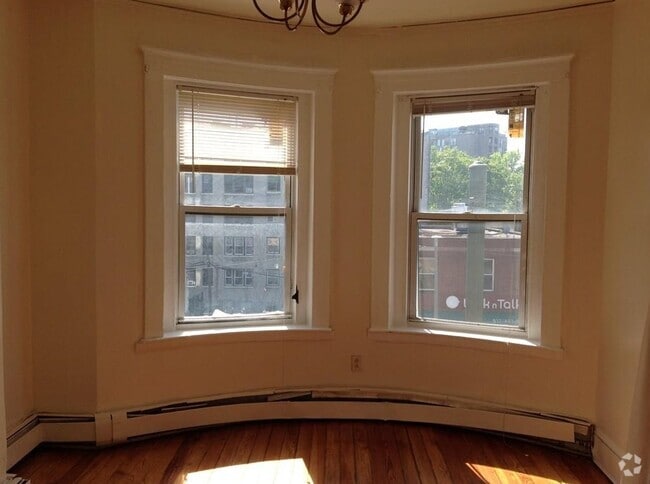 Building Photo - 20 S Huntington Ave
