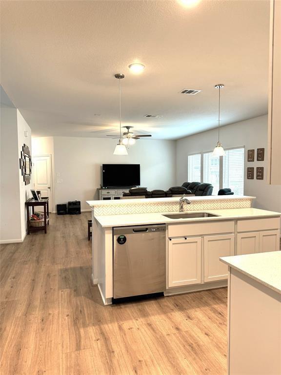 Building Photo - 553 Warlander Way