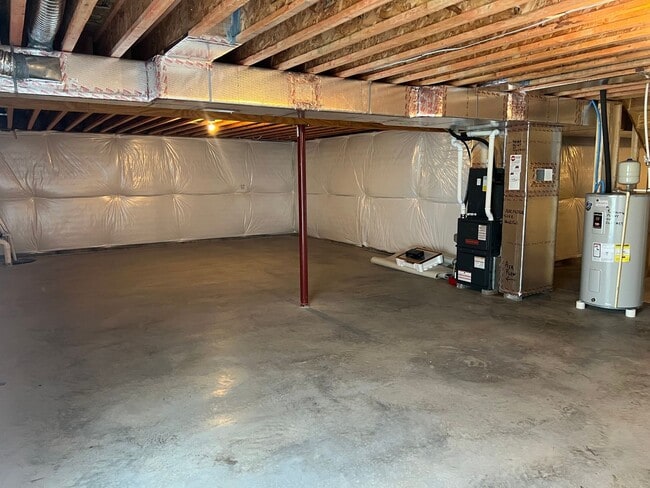 Building Photo - Stunning 4 bedroom 2.5 Bathroom Home in Ma...