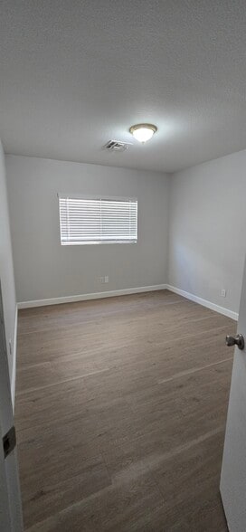 Building Photo - 11602 W Charter Oak Rd