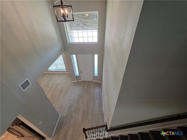 Building Photo - 10001 Kensley Rose Dr