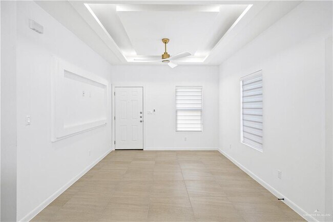 Building Photo - 16 West Dr