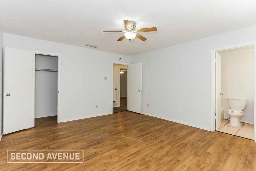 Building Photo - 509 Southlake Dr