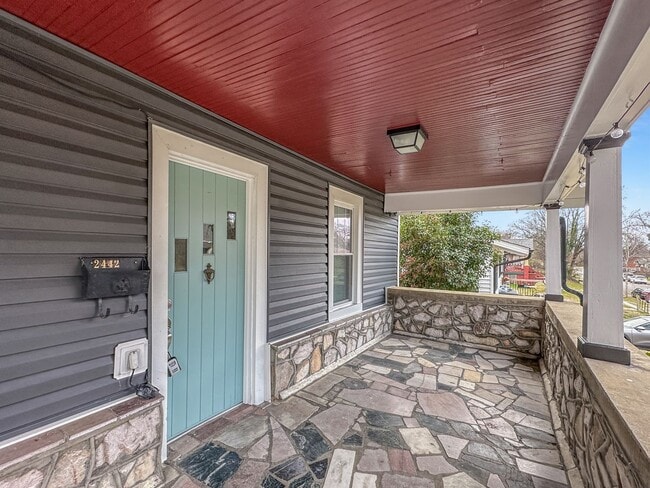 Building Photo - Beautiful, updated 3 bedroom home for rent!