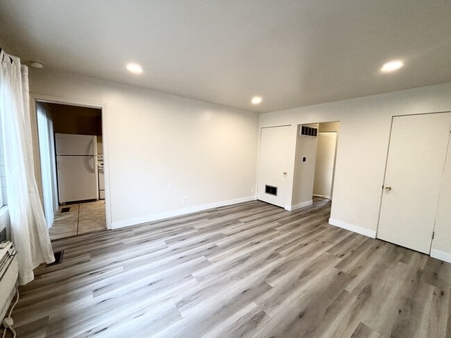 Building Photo - 3605 S 900 E