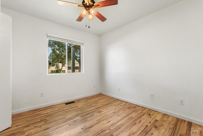 Building Photo - ALL PROSPECTIVE TENANTS MUST SUBMIT A $58 NON-REFUNDABLE APPLICATION FEE PER APPLICANT ONLINE AND...