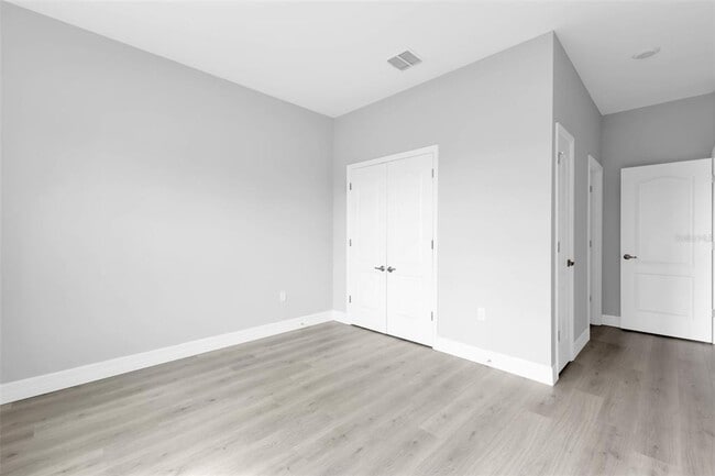 Building Photo - 405 Loveland Blvd