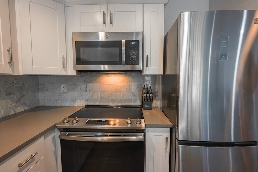 Kitchen - 77805 California Dr