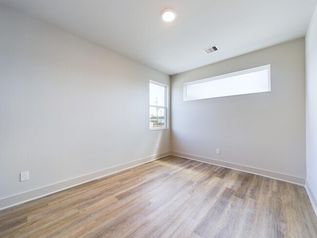 Building Photo - 5726 Rucio Ln