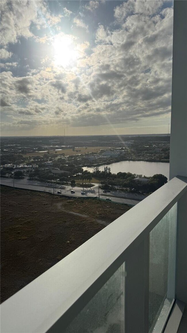 Building Photo - 2000 Metropica Wy