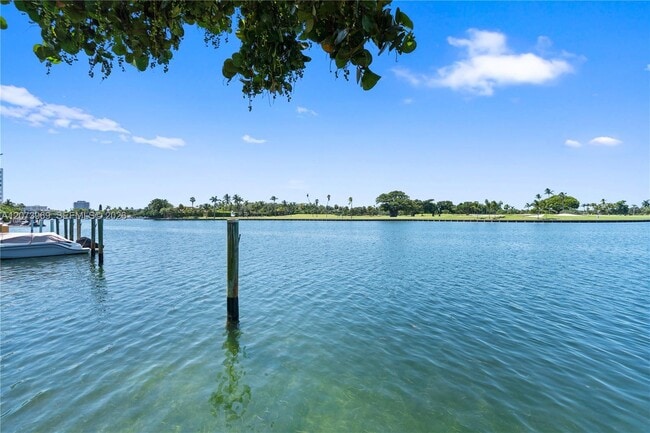 Building Photo - 9250 W Bay Harbor Dr