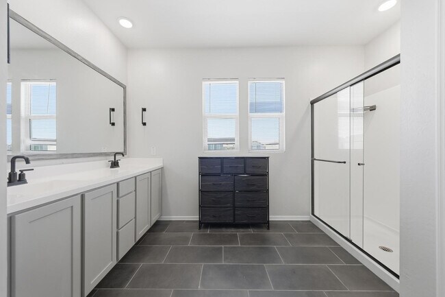 Building Photo - 997 S 150th Dr