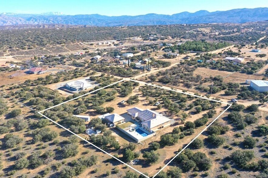 Building Photo - 11070 Densmar Rd