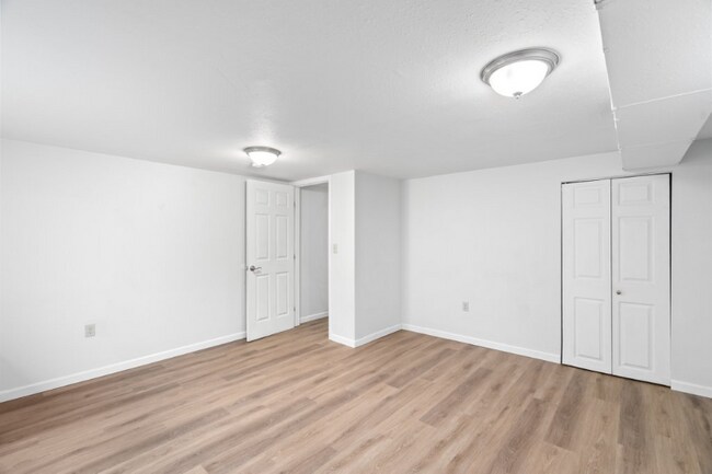 Building Photo - 818 E Princeton Ave