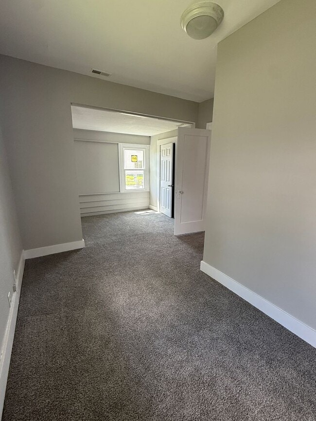 Building Photo - 2 Bed 2 bath remodeled home