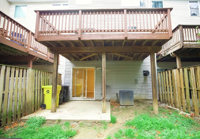 Building Photo - 1747 Wood Carriage Way
