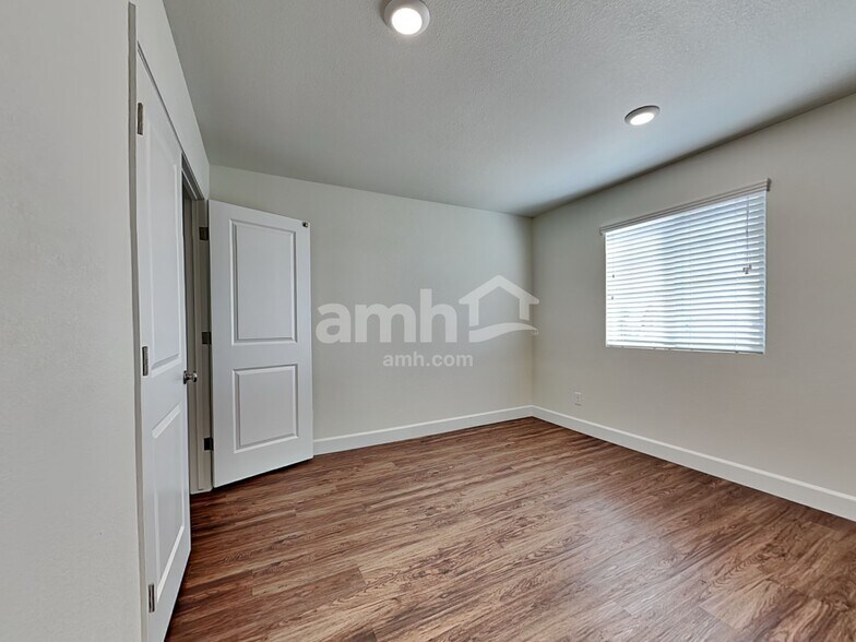 Building Photo - 1609 Viaggio Ave