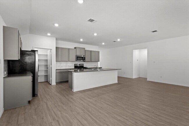 Building Photo - 300 Jeffers