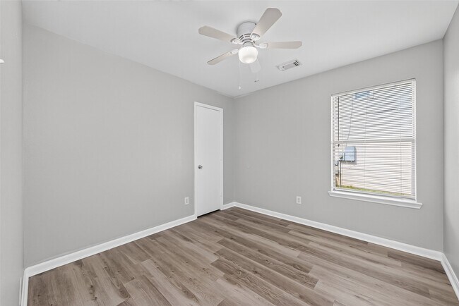 Building Photo - 22851 Twisting Pine Dr