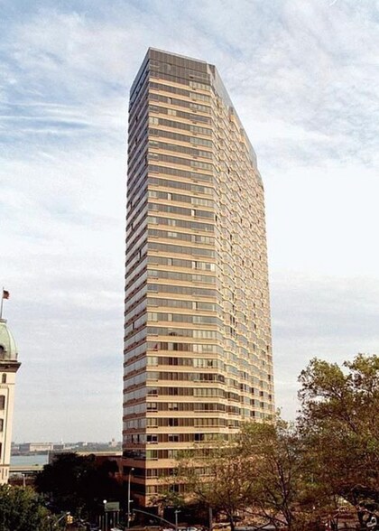 Building Photo - 630 1st Ave