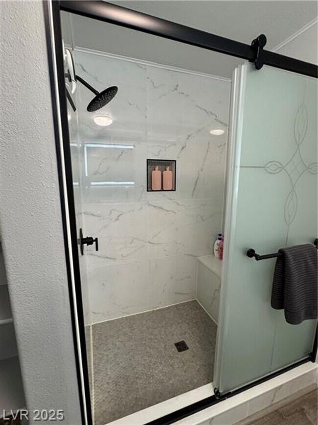 Building Photo - Cozy Fully Furnished Condo