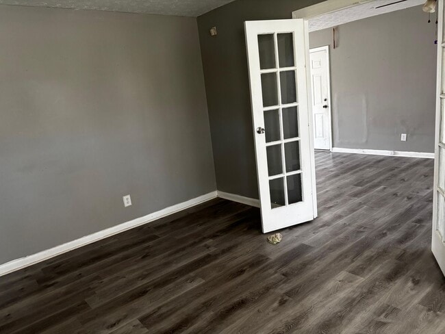 Building Photo - 6521 Cissna Dr