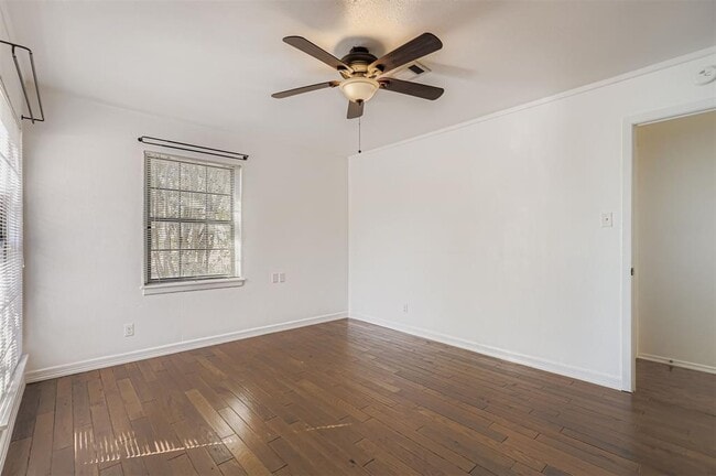 Building Photo - 5702 Fairlane Dr