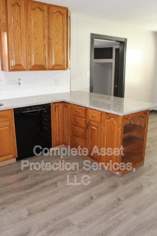 Building Photo - 7752 Catalpa Ave