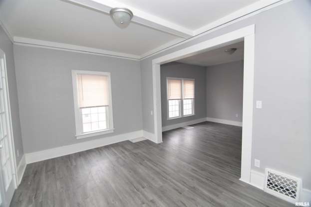 Building Photo - 1124 18th Ave